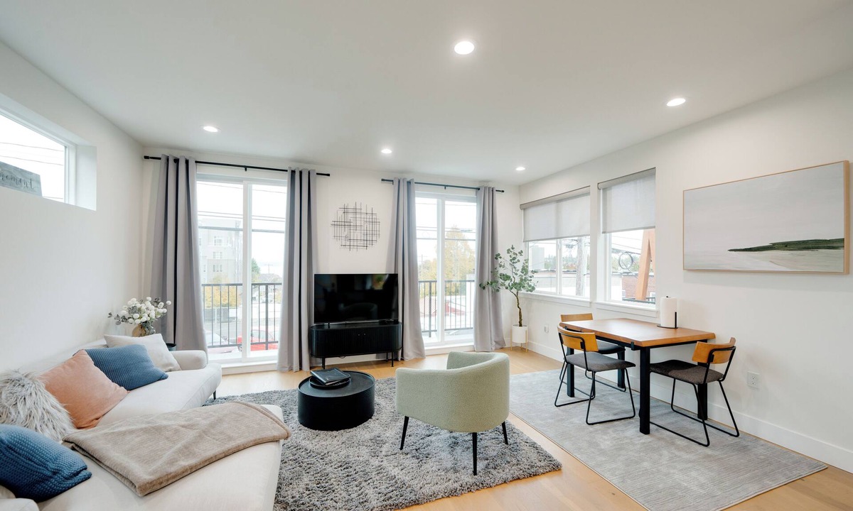 Fairmount Park House | Modern West Seattle Home with View, 3bed, 2.5bath, AC, 2Parking, EV charging