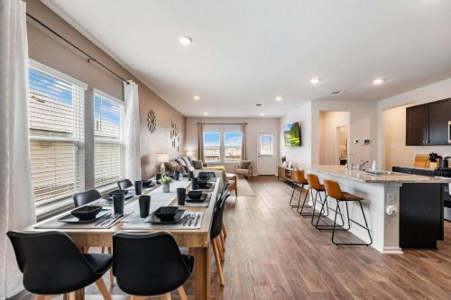 San Antonio House | Modern Western 5BR Retreat! BMT SeaWorld Riverwalk Alamo