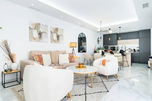 Daya Vieja House | Moderna Casa VillaCristal