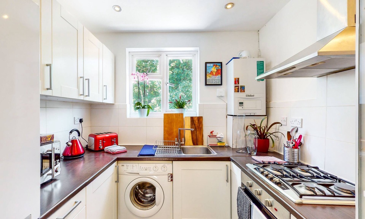 Fryent Apartment | Modernistic 2 BR Maisonette in Kingsbury