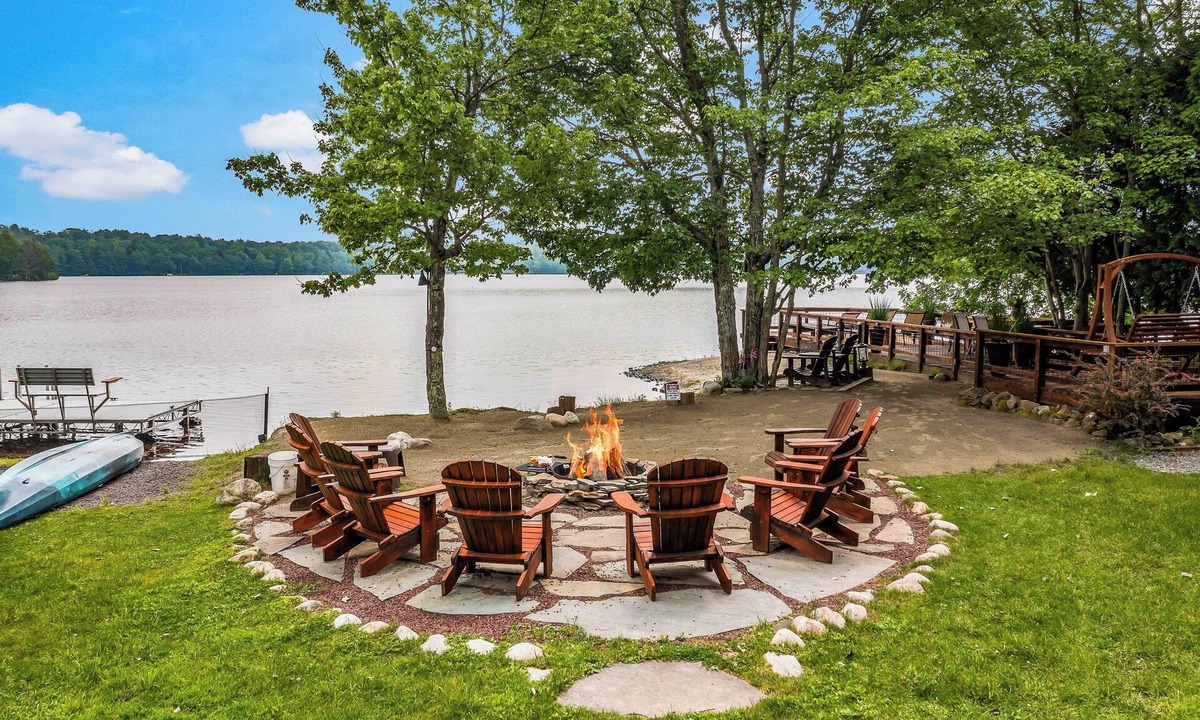 Gouldsboro House | Mohawk Cabin – Luxury Lakefront Winter Escape