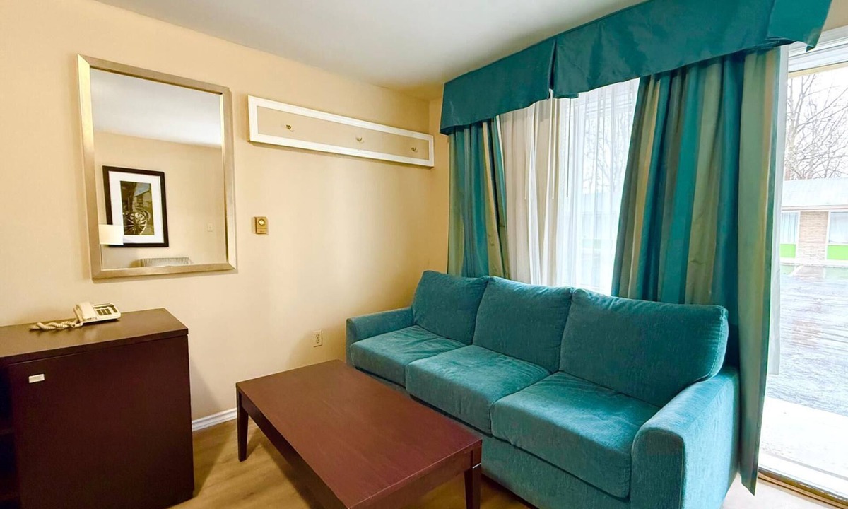 Brantford Hotel | Mohawk Motel
