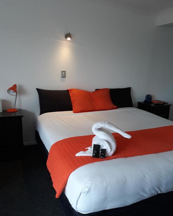 Mokau Hotel | Mokau Motels