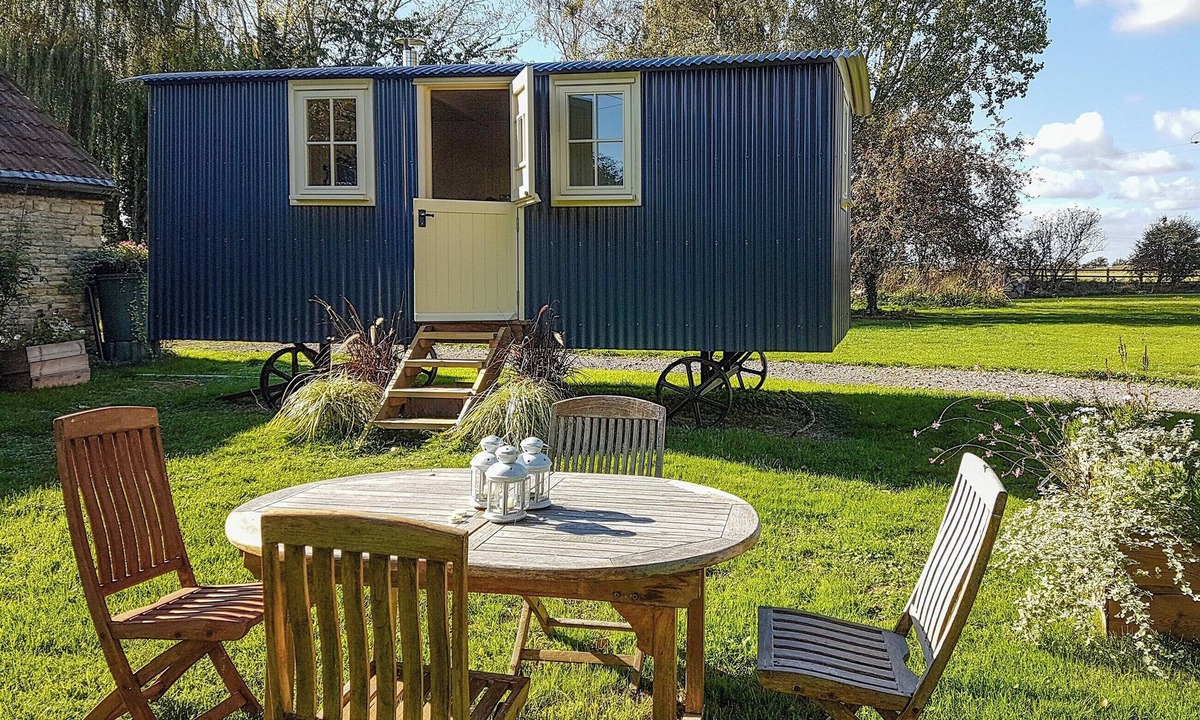 Bampton Cottage | Molly The Shepherds Hut