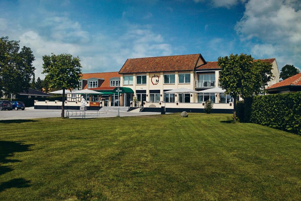 Lyngsbæk Strand Hotel | Molskroen Strandhus