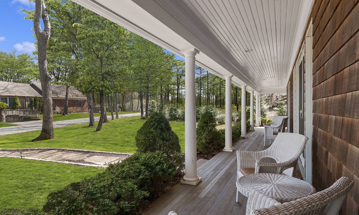 Sag Harbor House | Moments from private beach