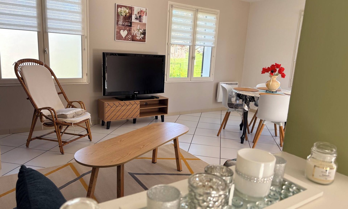 Arques-la-Bataille Villa | Mon Calme - Charming 3-star furnished apartment in a peaceful, rejuvenating setting 5 minutes from the sea.