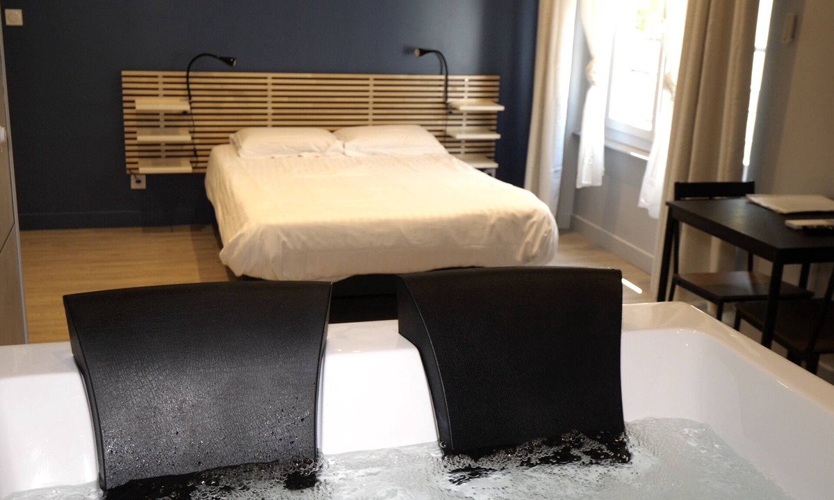 Villette Gare Apartment | MONA'S BUBBLES "GARE LYON PART DIEU