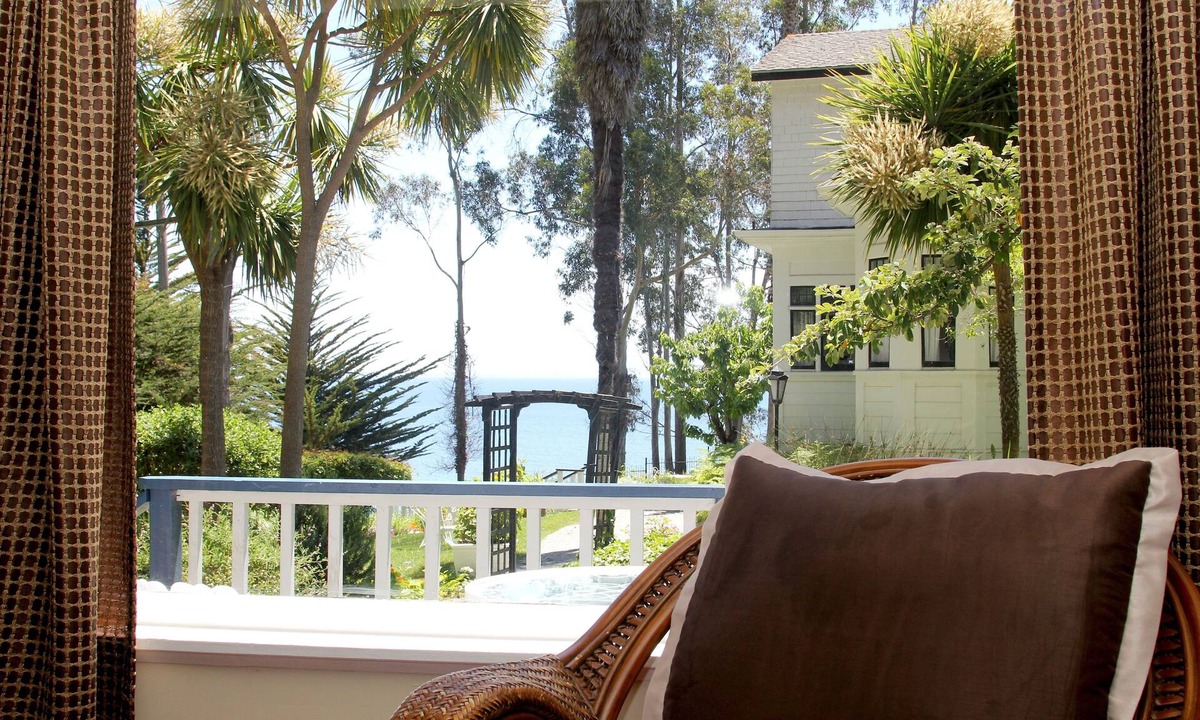Capitola Bed & Breakfast | Monarch Cove Inn