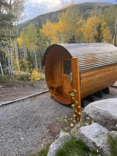 Garfield House | Monarch Crest Chalet- Sauna and Pet Friendly