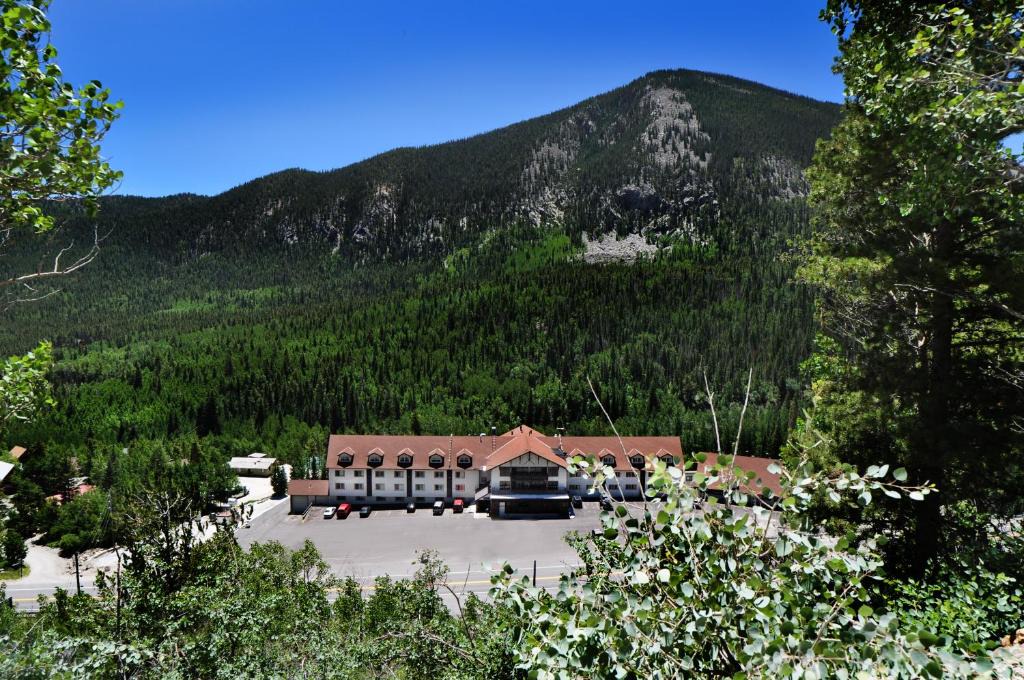 Garfield Hotel | Monarch Mountain Lodge