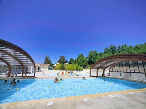 Monclar-de-Quercy House | Monclar Escape with Tennis & Shared Pool