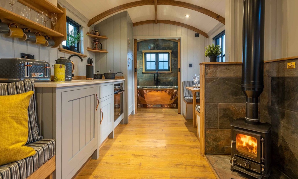 Wichenford Cabin | Monkwood Shepherd’s Hut