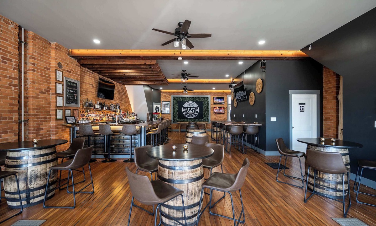 Newport Condo | Monmouth Loft 1