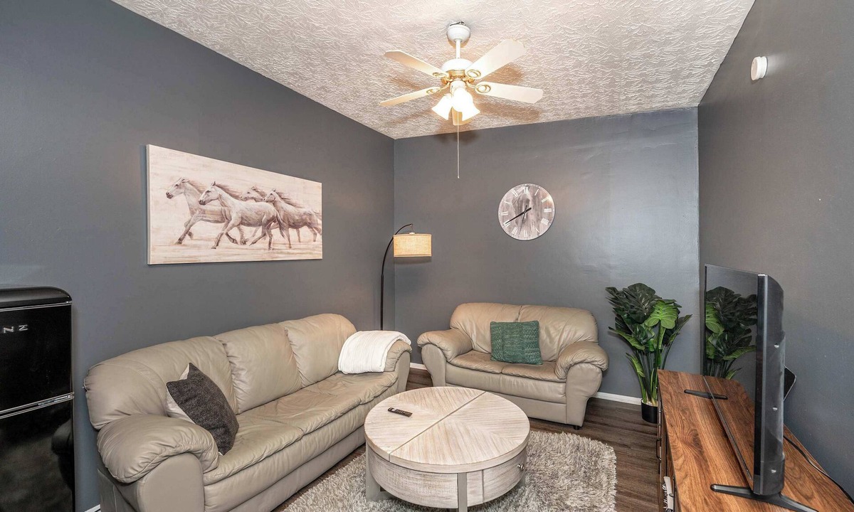 Newport Condo | Monmouth Loft 4 | Walk to Shops