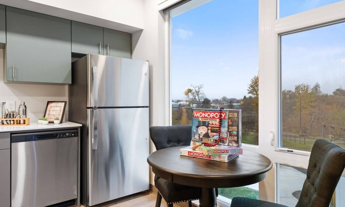 East Central Apartment | Monopoly Manor: Stay & Play