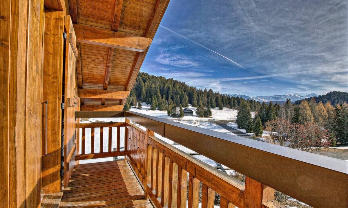 Le Praz de Lys Ski Chalet | Mont Blanc views from this spacious chalet