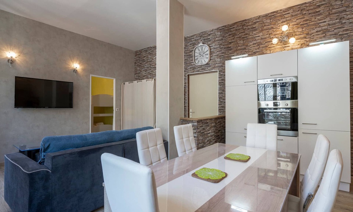 Mont-Dore Apartment | MONT DORE - Charming T2 Plus with WIFI, Sleeps 6