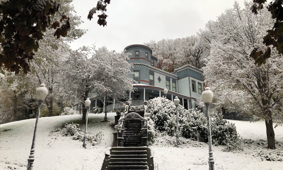 Bellevue Bed & Breakfast | Mont Rest Inn