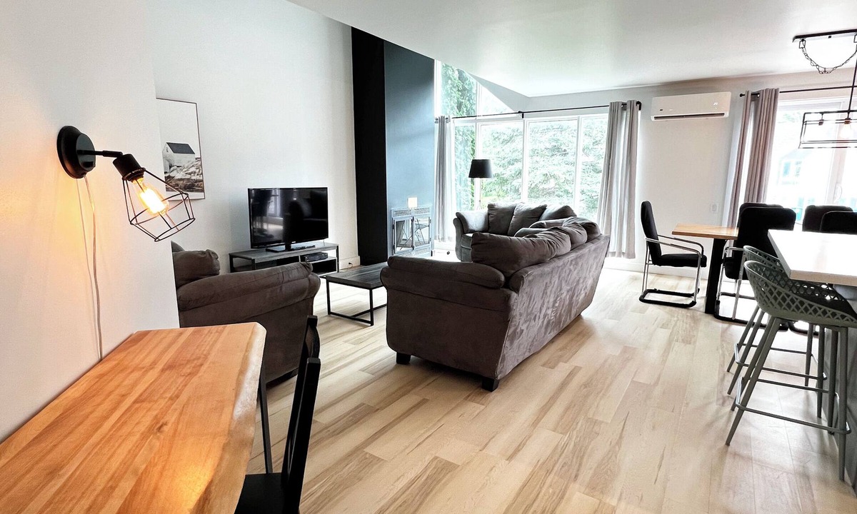 Saint Ferreol les Neiges House | Mont Sainte Anne , Le Massif 5 bedroom Villa Quebec City