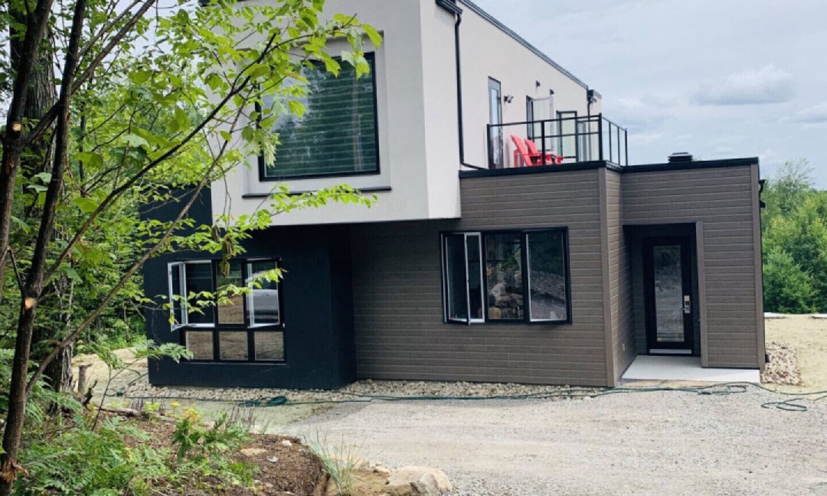 Mont-Tremblant House | Mont Tremblant -Newly Built Home. SKI ,HIKE, EXPLORE NATURE Private Hot Tub!