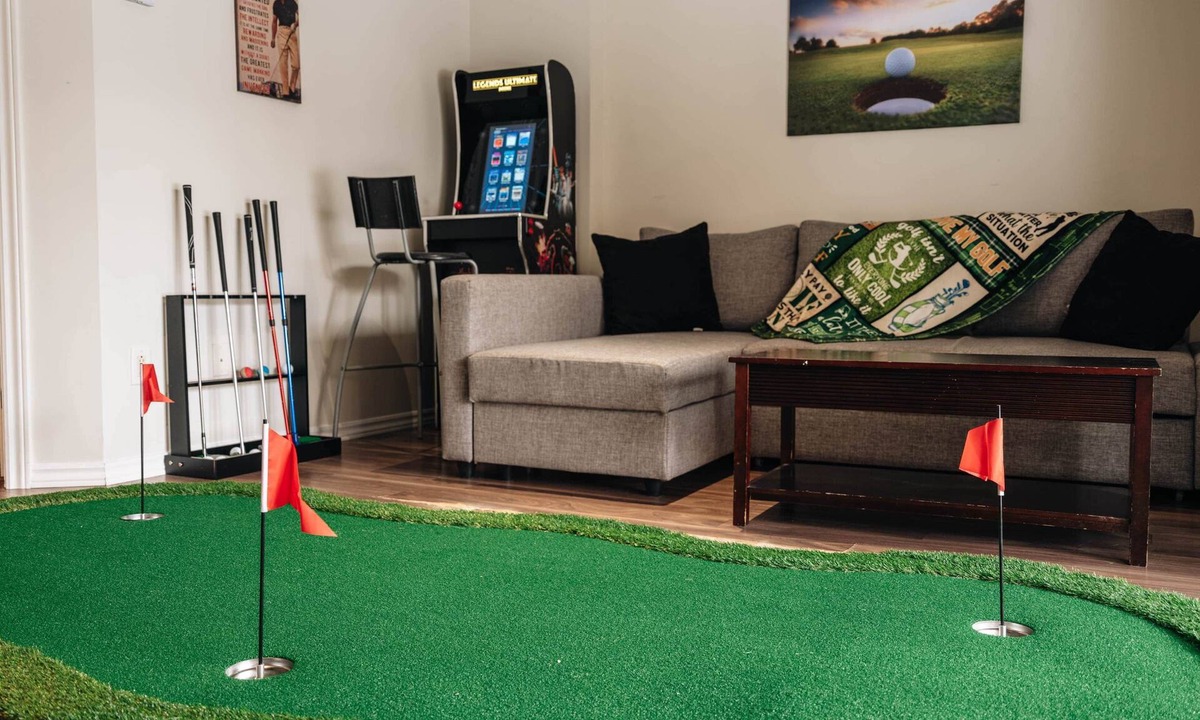 Mont-Tremblant House | Mont Tremblant ~ The Bête Bunker ~ Golf & Skiing