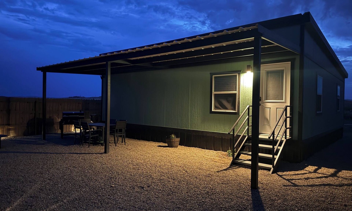 Study Butte-Terlingua Cabin | Montaña Sunrise
