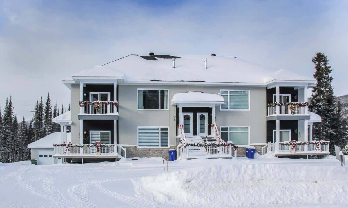 Saint-David-de-Falardeau Ski Chalet | Montagnard | Tavata Chalets | Valinouët