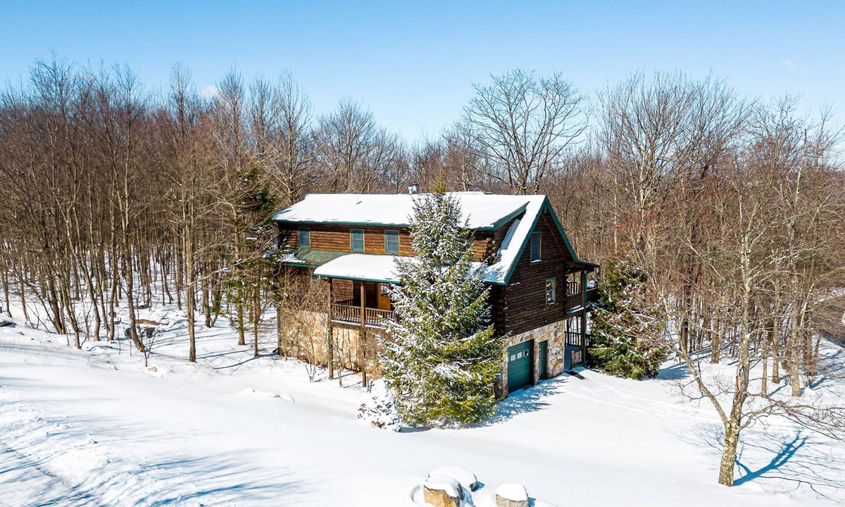 Mountainside House | Montana East | Stunning Cabin, Mountain Views!