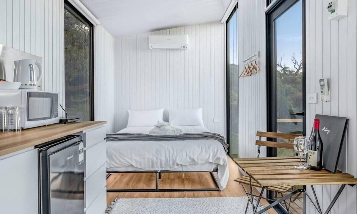 Ararat House | Montara Views 2 by Tiny Away