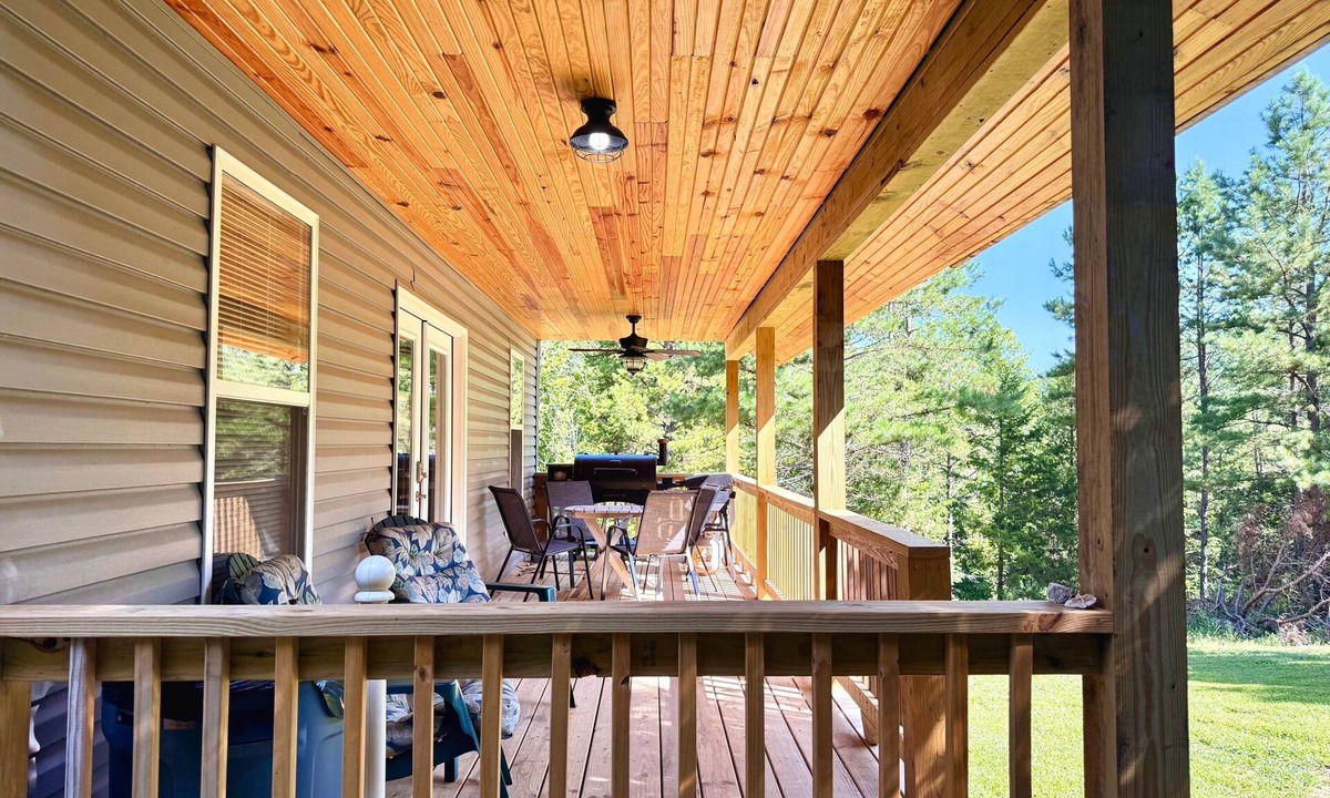 Salem Cabin | Montauk Valley Cabins, Montauk Valley Cabins-2 Miles From Montauk State Park