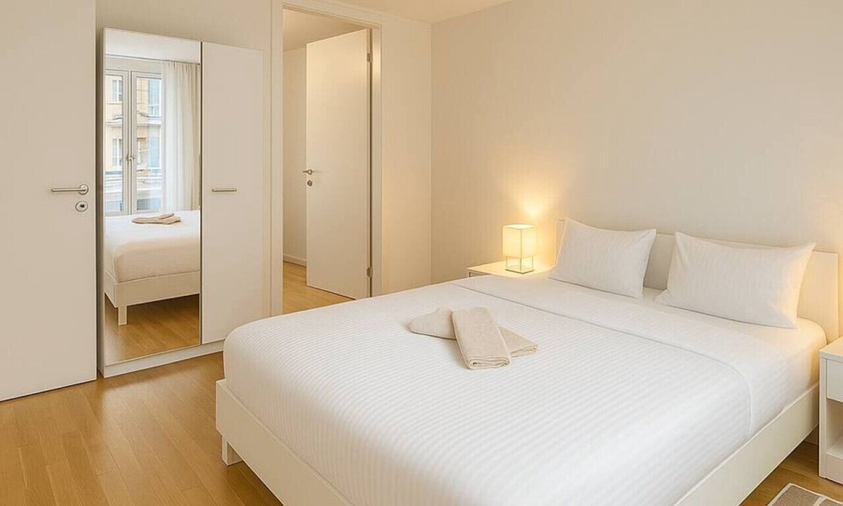 Lausanne Apartment | Montchoisi 2.5 Apt Near Gare/Ouchy Smart Lock