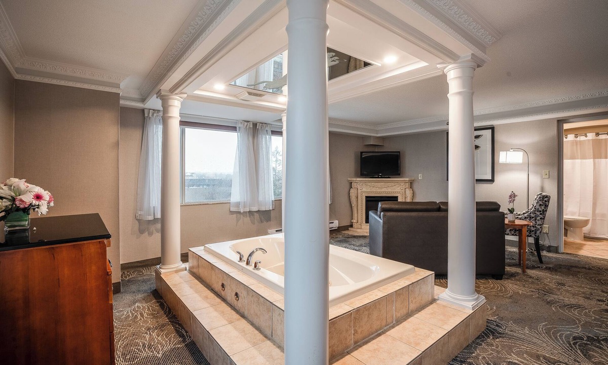 Barrie Hotel | Monte Carlo Inn Barrie Suites