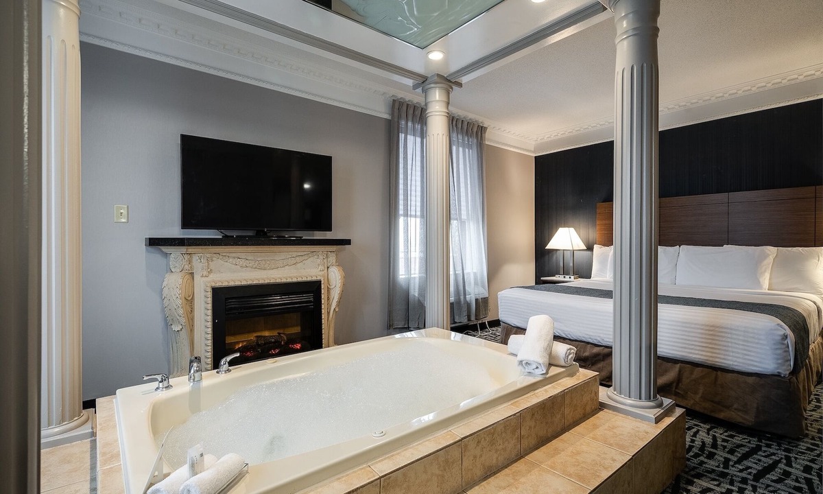Mississauga Hotel | Monte Carlo Inn Toronto West Suites