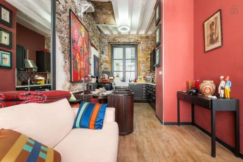 Old Lyon Apartment | Montee du change