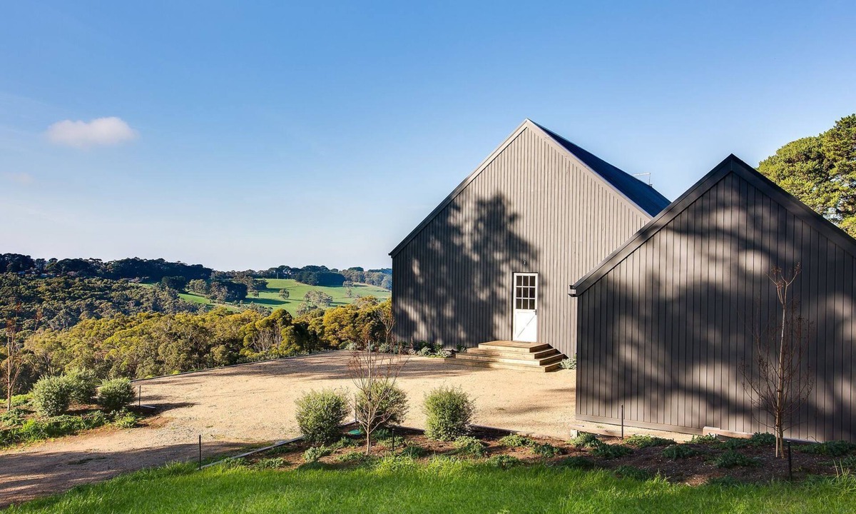 Shoreham House | Monterey Stud - Stunning Views!