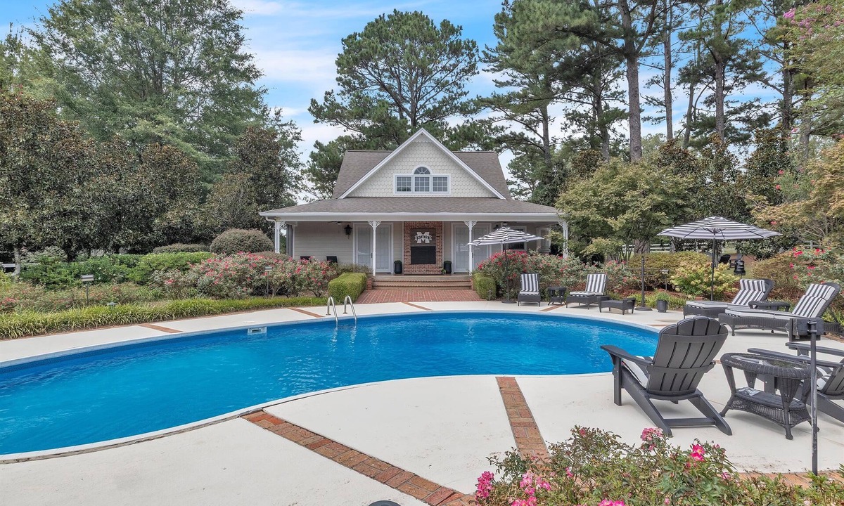 Starkville House | Montgomery Poolhouse, Pool, MSU Lounge