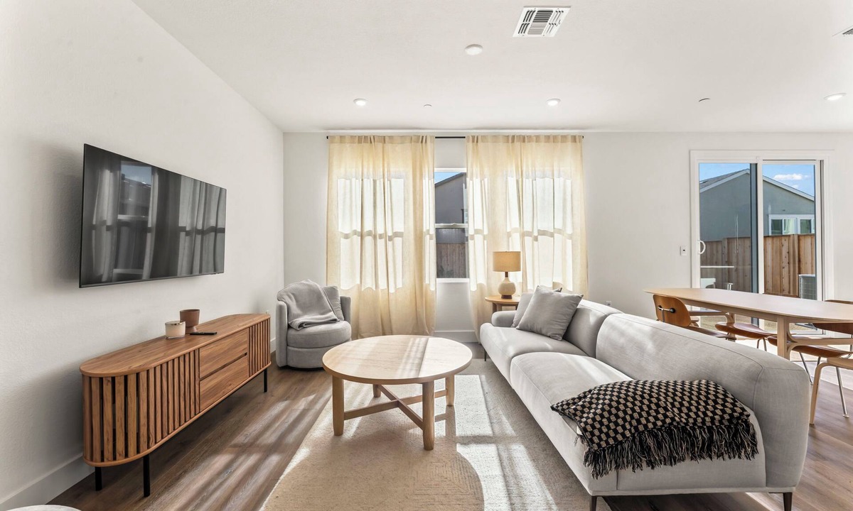 American Canyon House | Monthly Modern Minimalist Style home