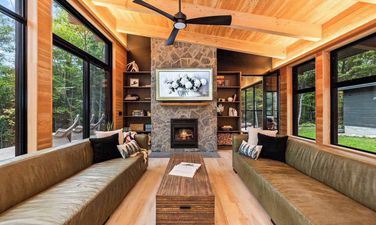Carling House | Monthly Rental on Cole Lake