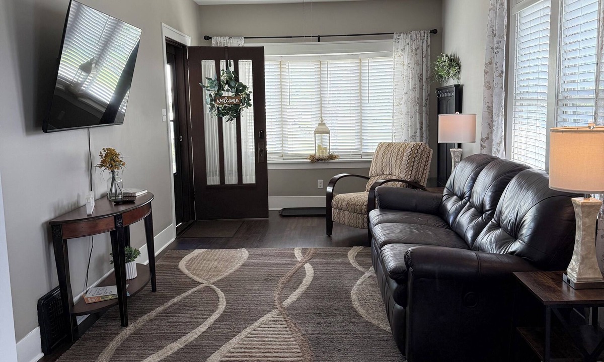 Bradley House | Monthly Rental 2BR 2BA
