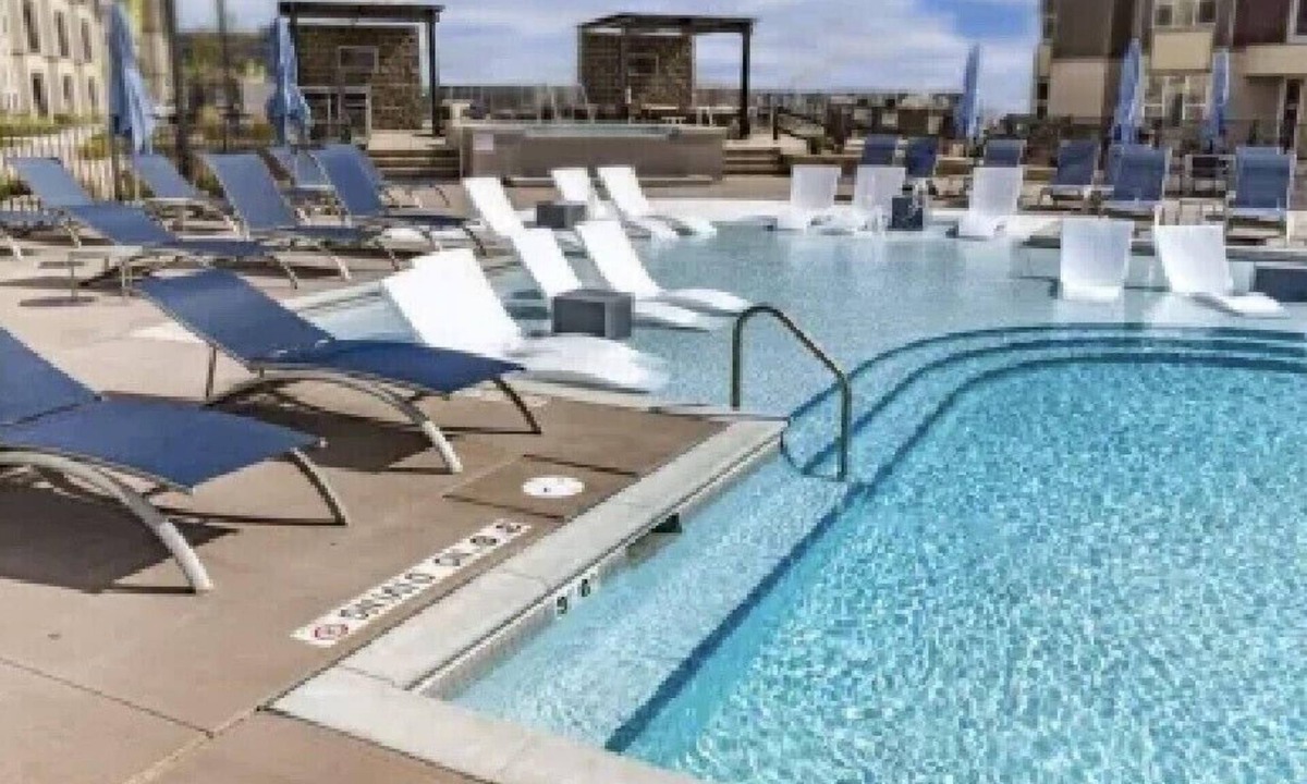 Town and Country Apartment | Monthly Stays Luxe Des Peres Suite with Complimentary Starbucks Onsite!
