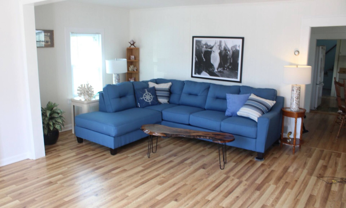 Youngstown House | monthy rental 2000/month until June