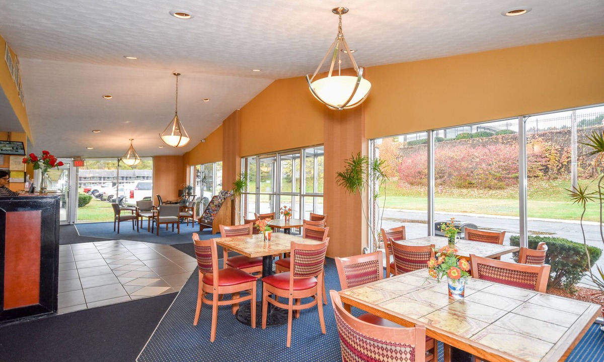 Framingham Hotel | Monticello Inn Framingham