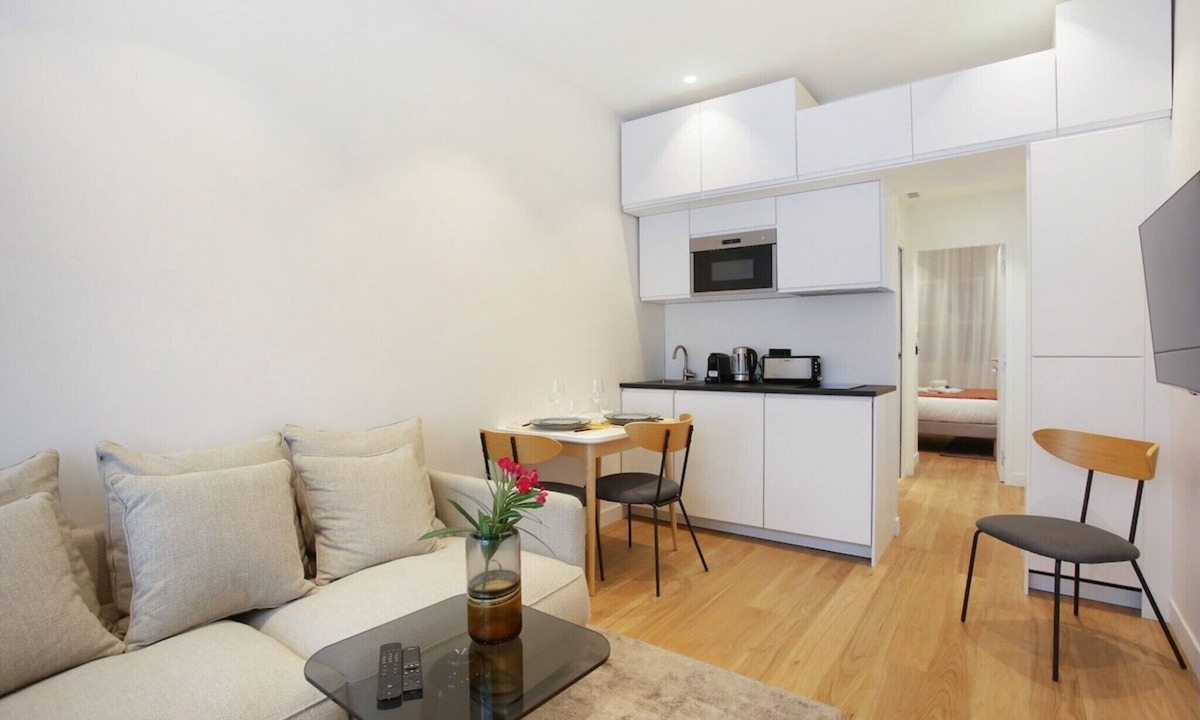 Quartier Sainte-Avoye Apartment | Montmorency Center of Paris Le Marais Beaubourg