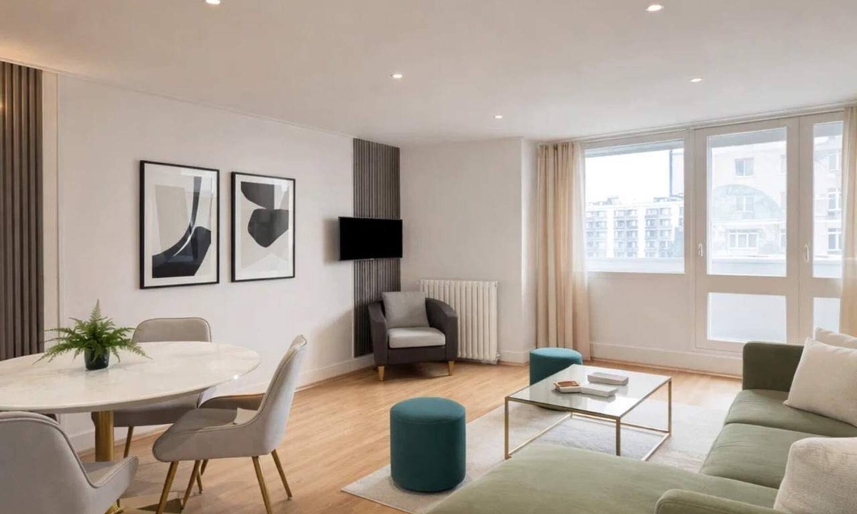 Montparnasse Apartment | Montparnasse family flat with balcony & lift