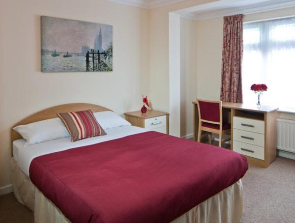 Havering Bed & Breakfast | Montrose Guest House