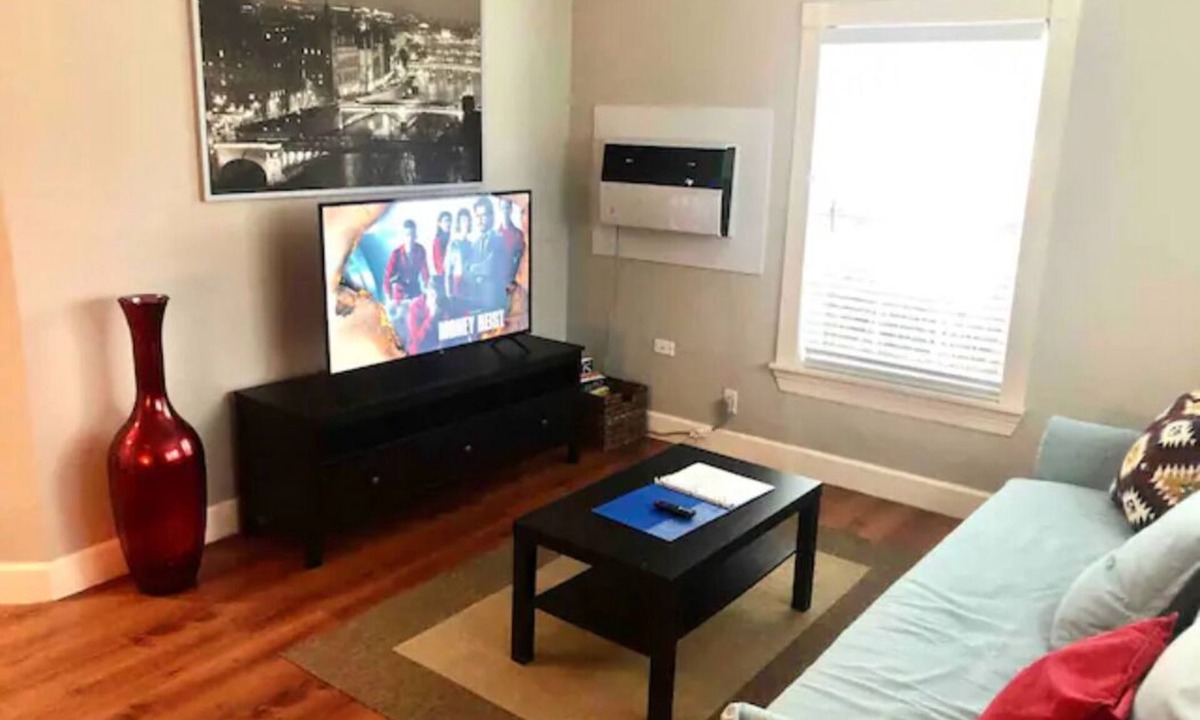 Neartown Apartment | Montrose Hist Dist - Cozy and comfortable 2 BR