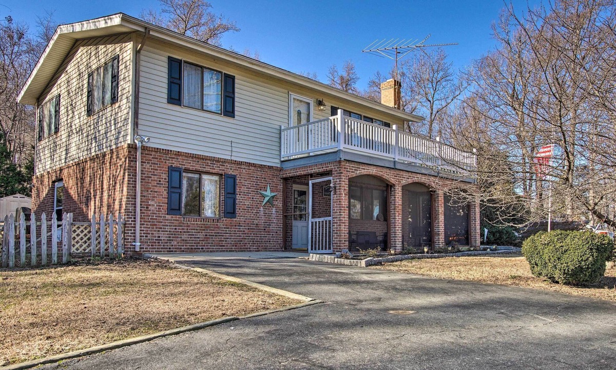 Montross House | Montross Home w/Private Pool & Yard!