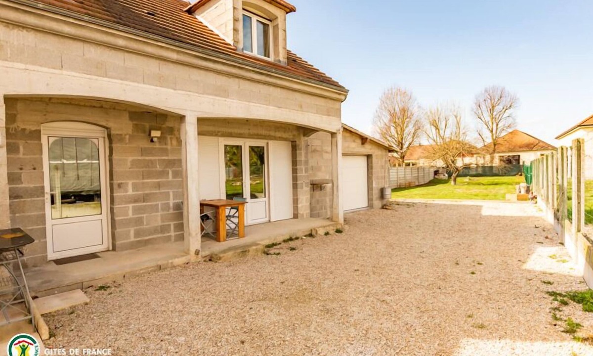 Anglure House | Monts Vikost - Anglure