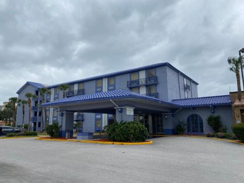 Florida Center Hotel | Monumental Movieland Hotel